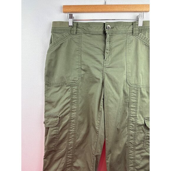 Women’s Style&Co Size 16 Army Green Capri Cargo Pants - Picture 2 of 5